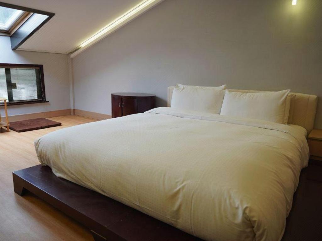 West Lake Hillview Int'L Hotel Hangzhou Exteriör bild